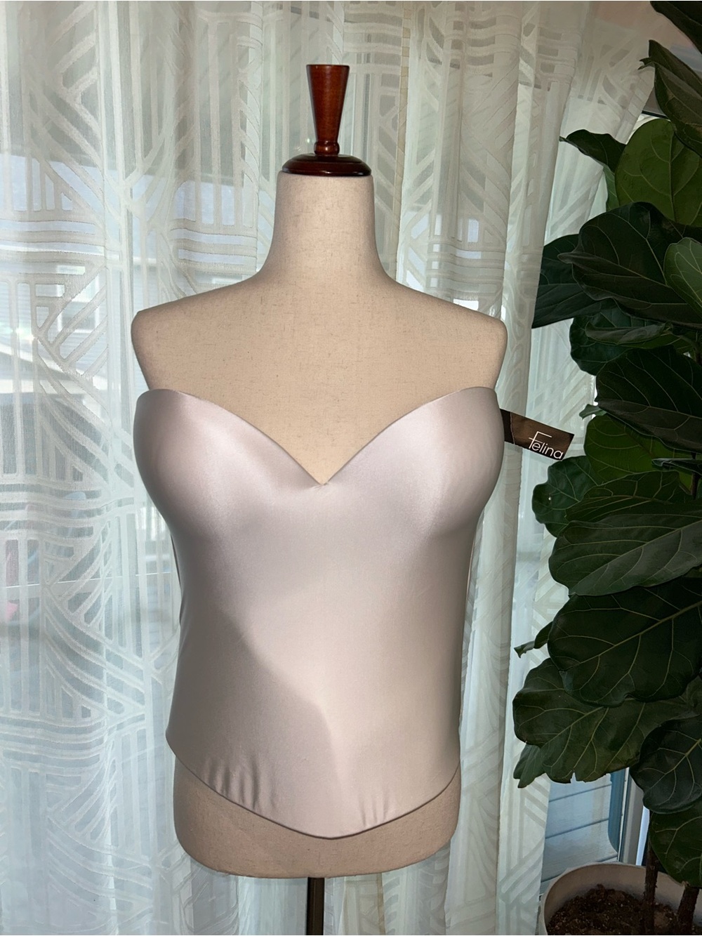NWT White Felina Strapless Bra Sweetheart Corset Bra Size 42DD